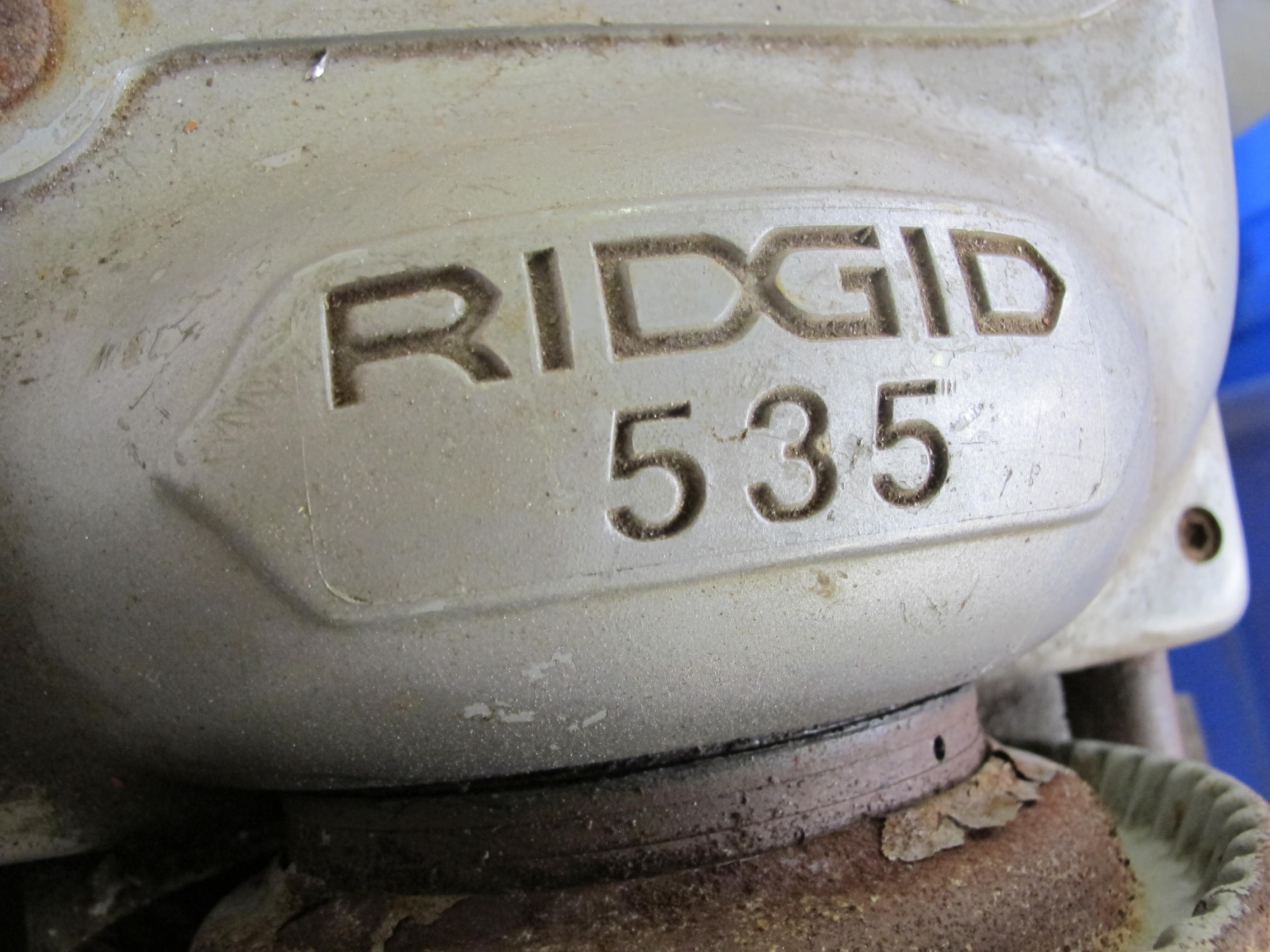 RIDGID ELECTRIC PIPE CUTTER MODEL # 535. LOADING & HANDLING FEE $15-4046